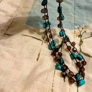 Beautiful turquoise necklace can also double up